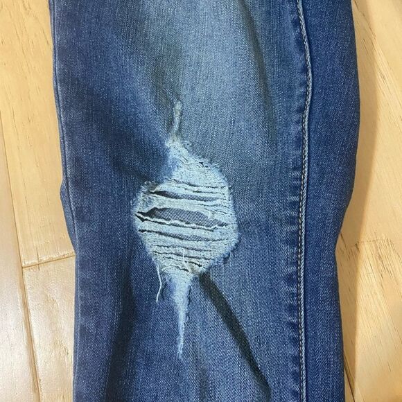 Universal Thread high rise distressed/deconstructed jegging in size 4/27R - Picture 9 of 14